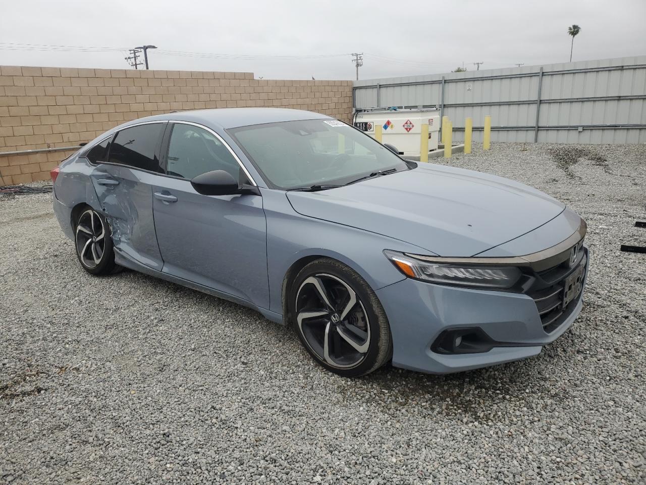 Photo 3 VIN: 1HGCV1F34MA098103 - HONDA ACCORD 