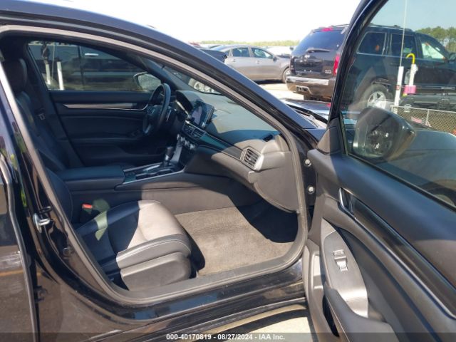 Photo 4 VIN: 1HGCV1F35JA119990 - HONDA ACCORD 