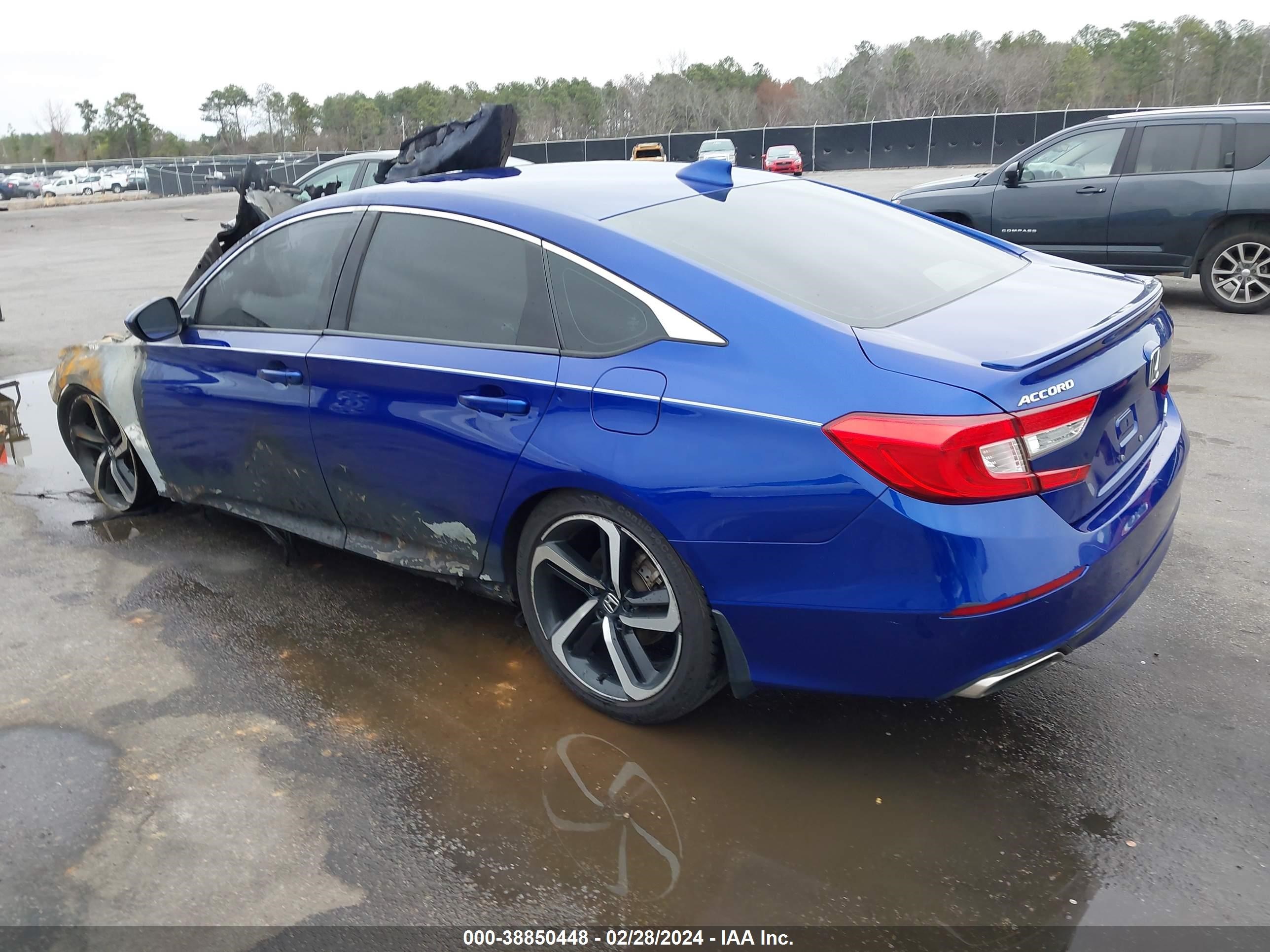 Photo 2 VIN: 1HGCV1F35JA187030 - HONDA ACCORD 