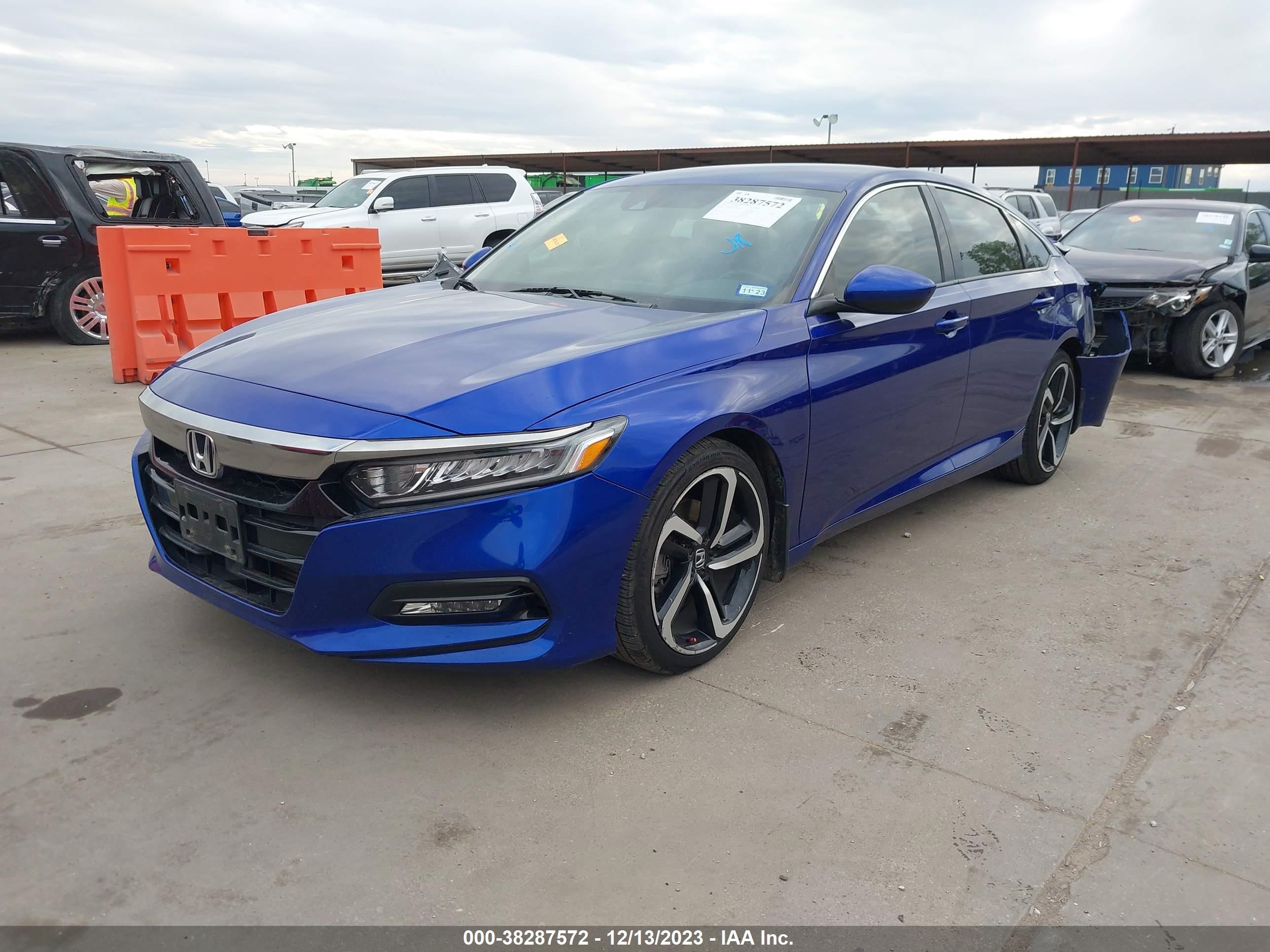 Photo 1 VIN: 1HGCV1F35JA253995 - HONDA ACCORD 