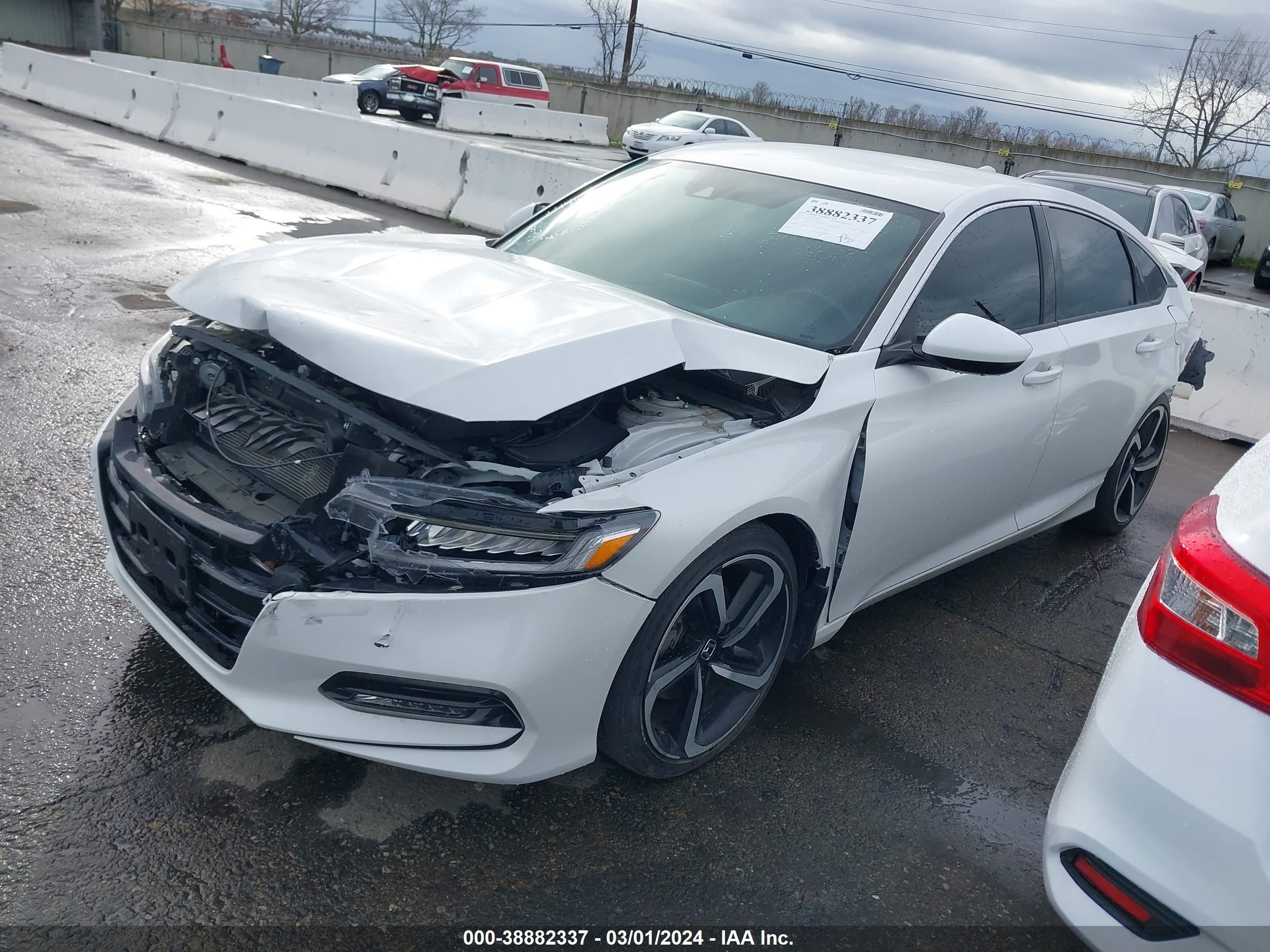 Photo 2 VIN: 1HGCV1F35KA142686 - HONDA ACCORD 