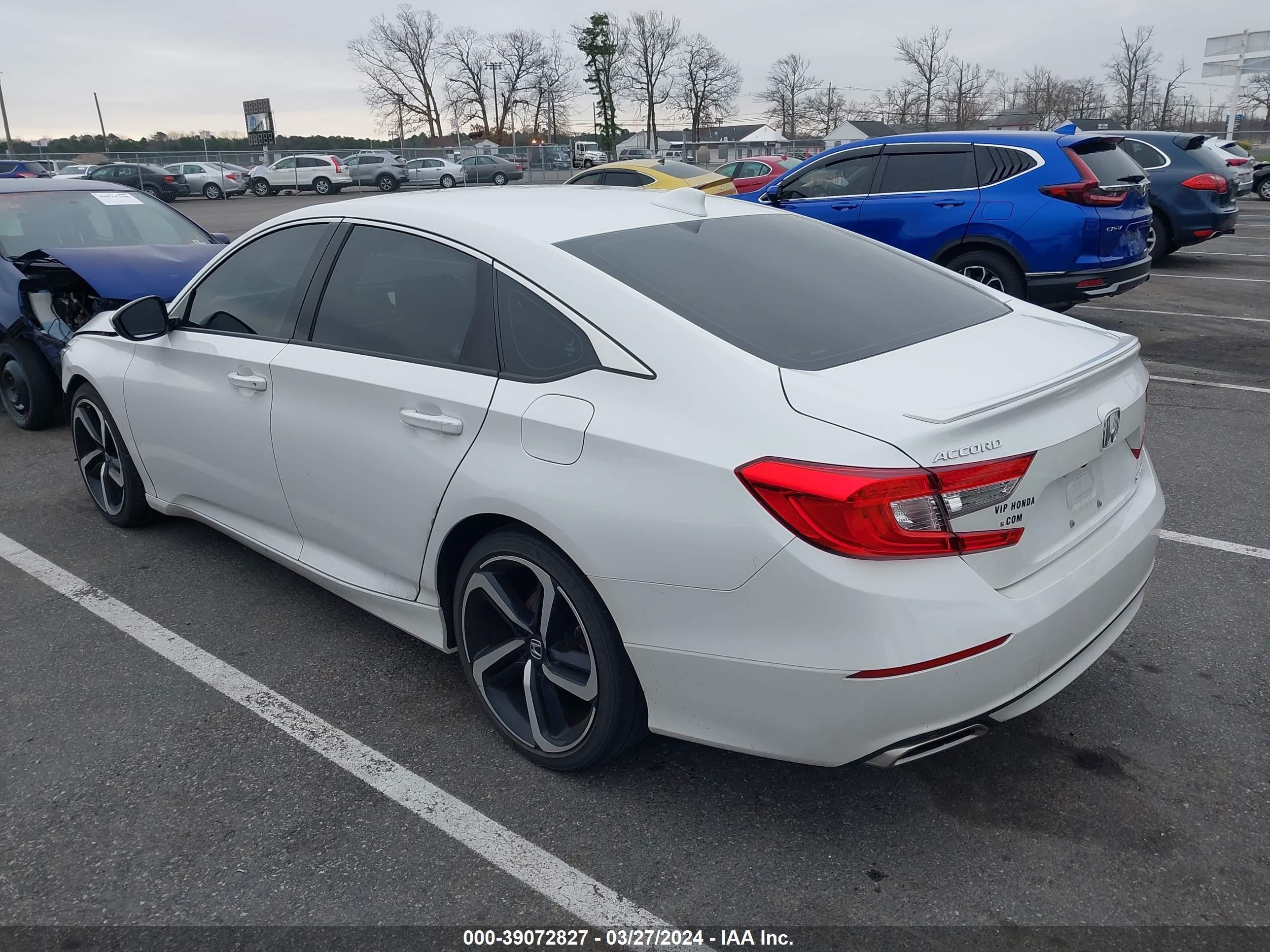 Photo 2 VIN: 1HGCV1F35LA154709 - HONDA ACCORD 