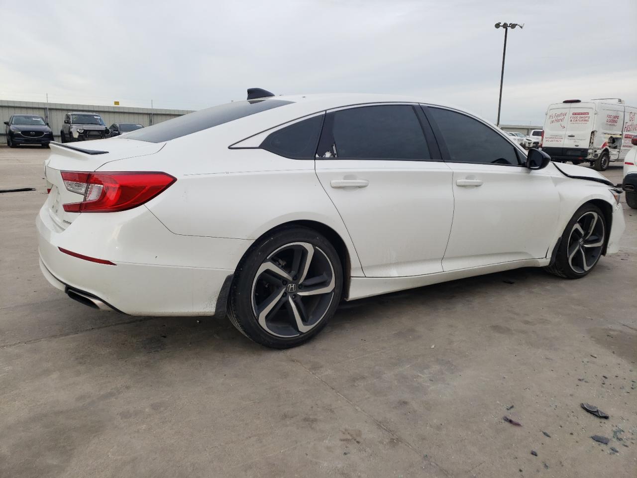 Photo 2 VIN: 1HGCV1F35NA008068 - HONDA ACCORD 