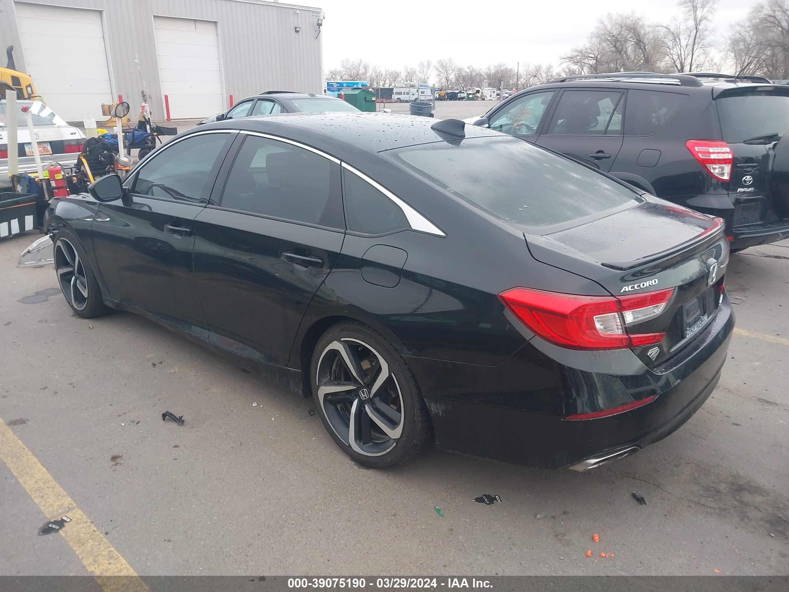 Photo 2 VIN: 1HGCV1F36JA166557 - HONDA ACCORD 