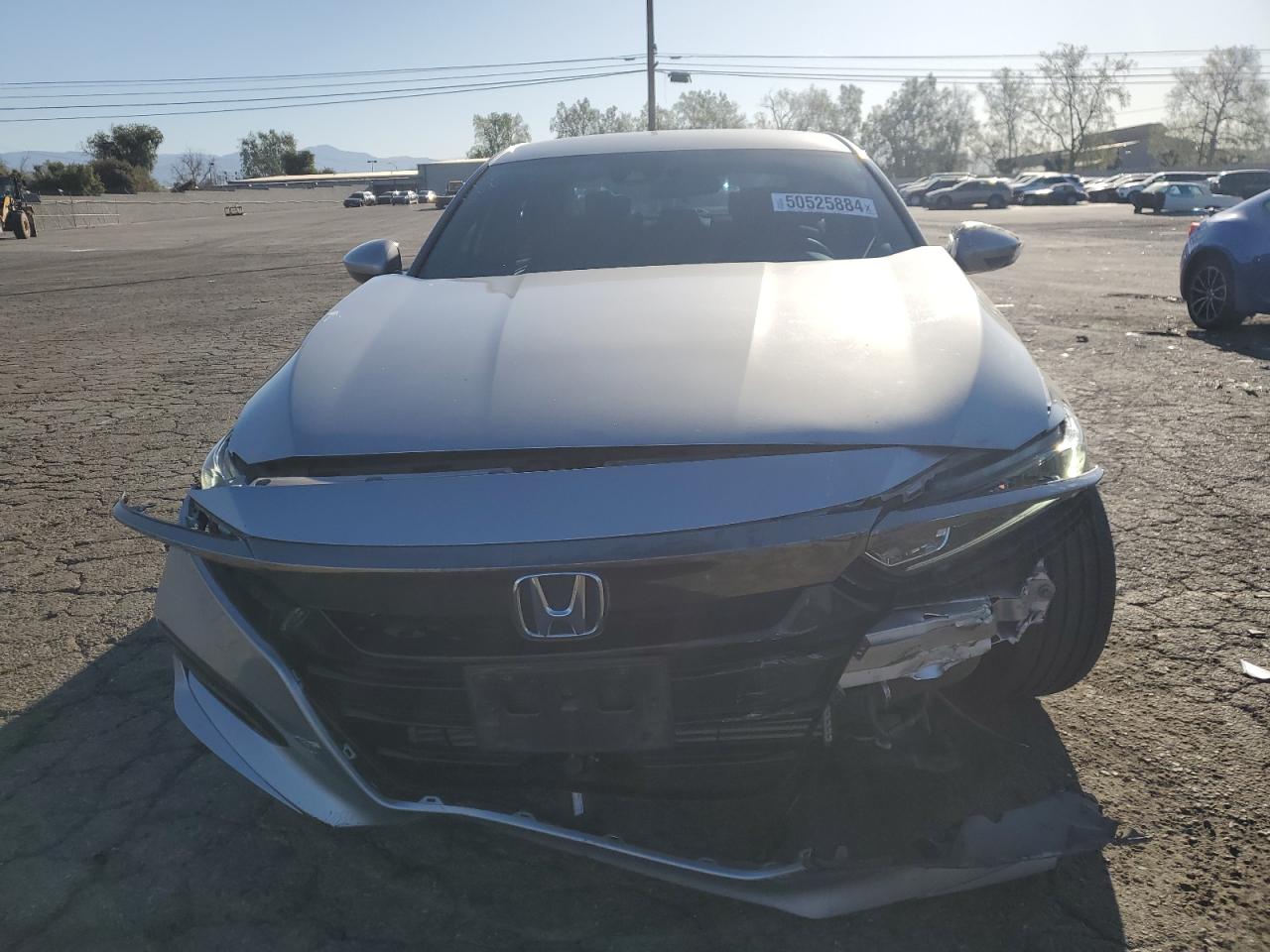 Photo 4 VIN: 1HGCV1F36JA208550 - HONDA ACCORD 