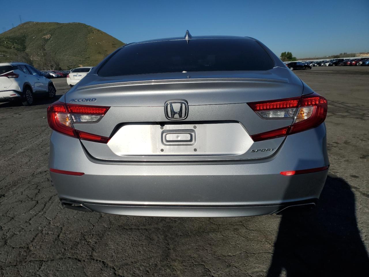 Photo 5 VIN: 1HGCV1F36JA208550 - HONDA ACCORD 