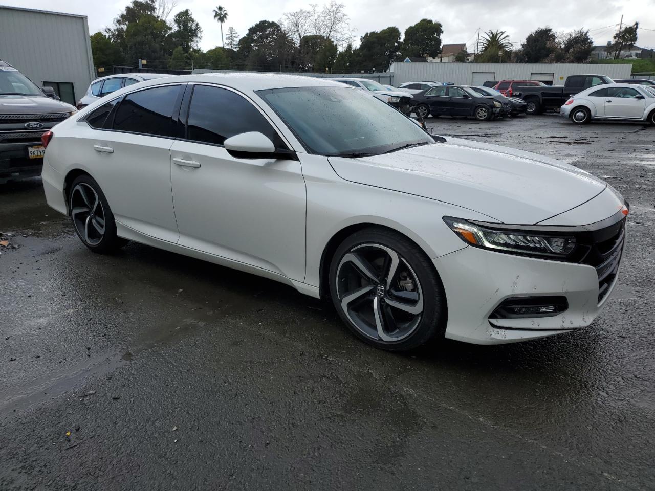 Photo 3 VIN: 1HGCV1F36JA227146 - HONDA ACCORD 