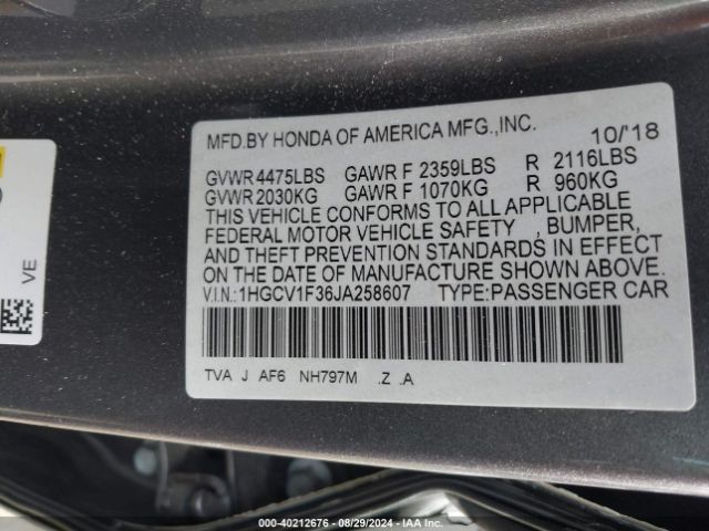 Photo 8 VIN: 1HGCV1F36JA258607 - HONDA ACCORD 