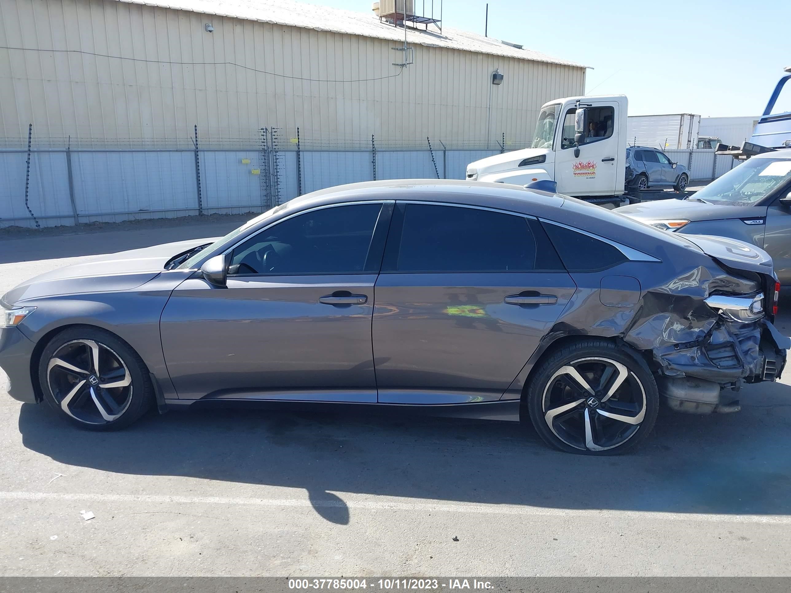 Photo 13 VIN: 1HGCV1F36KA007961 - HONDA ACCORD 