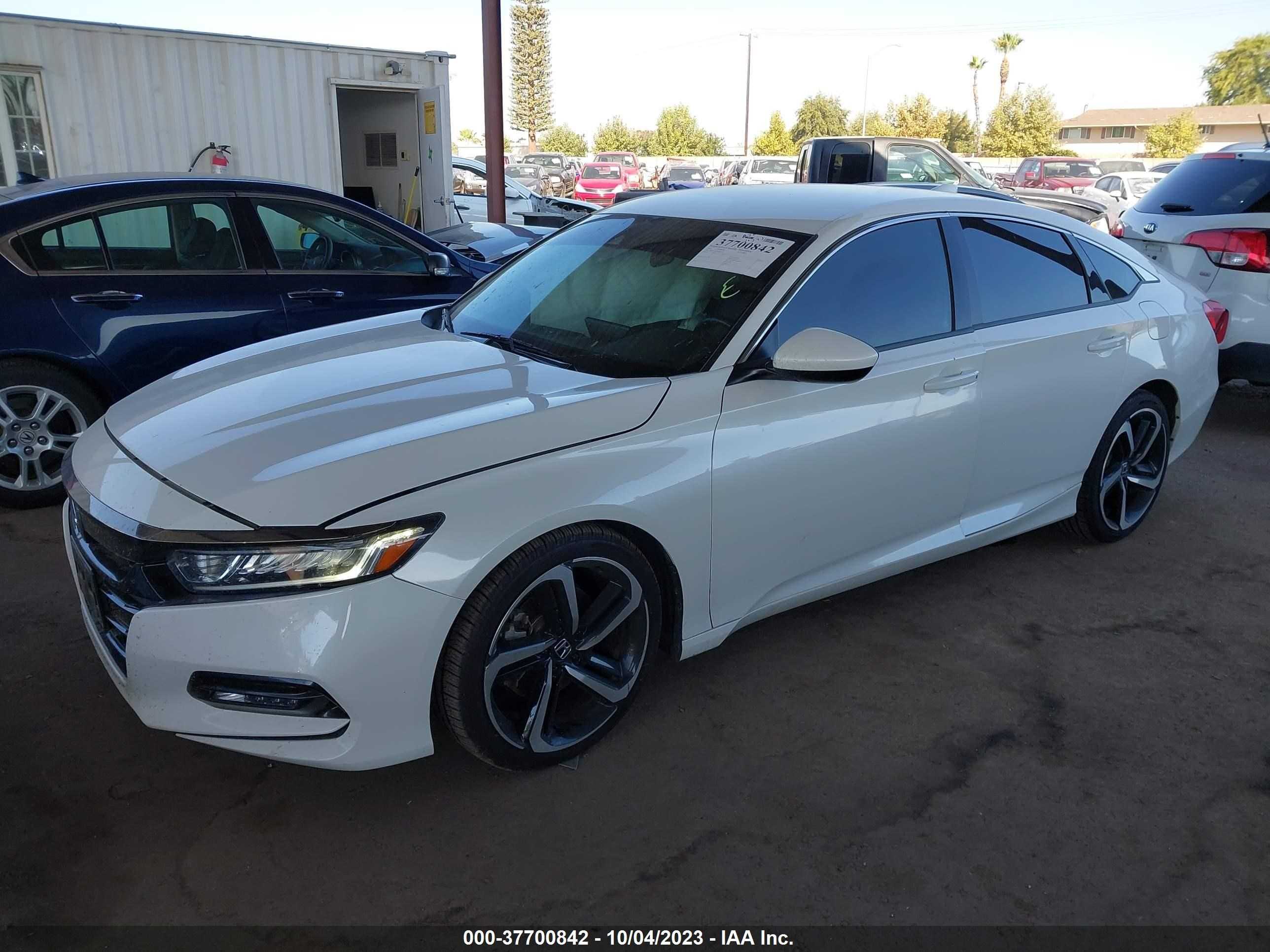 Photo 1 VIN: 1HGCV1F36LA061570 - HONDA ACCORD 