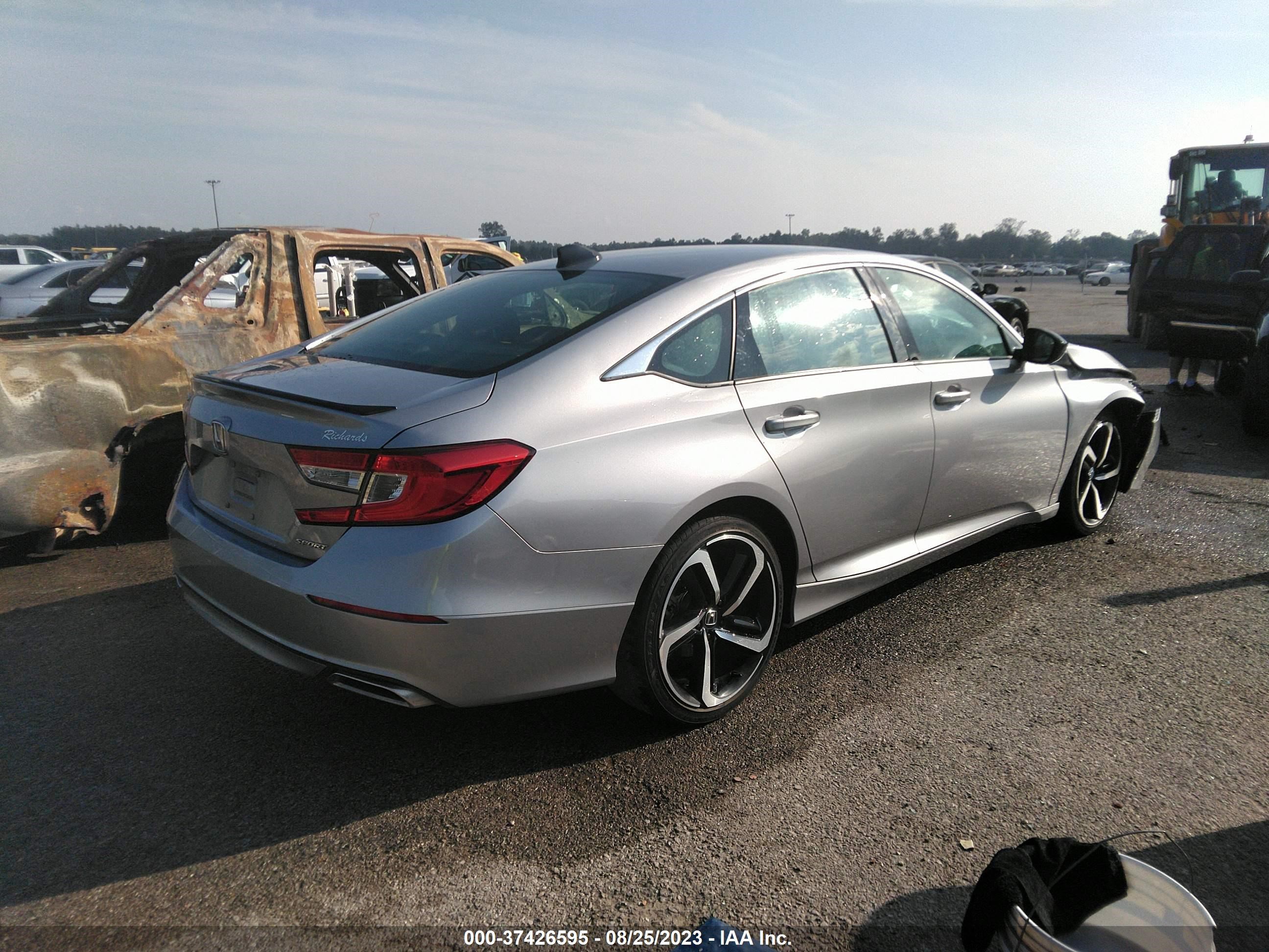 Photo 3 VIN: 1HGCV1F36NA022853 - HONDA ACCORD 