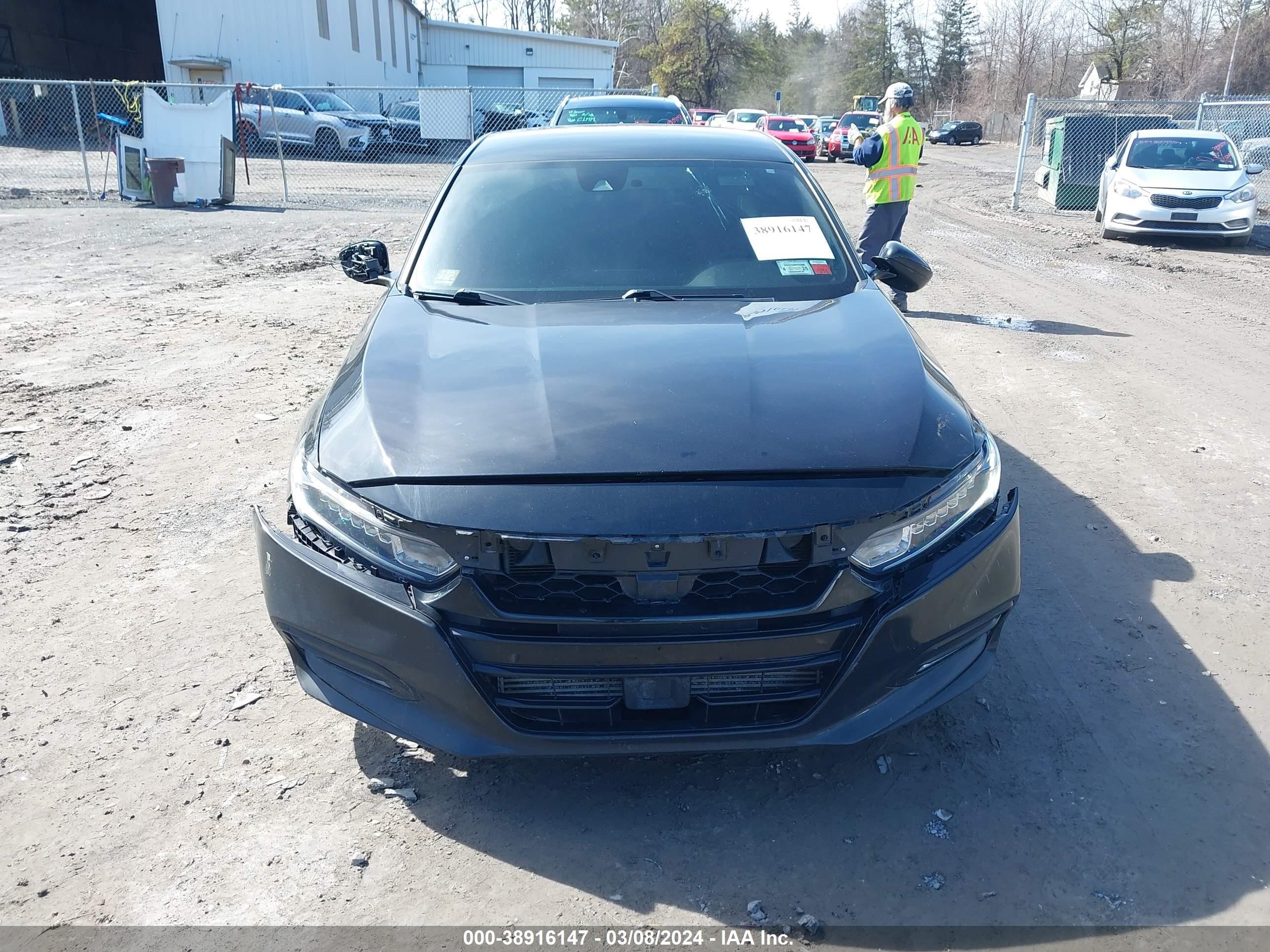 Photo 11 VIN: 1HGCV1F37JA126066 - HONDA ACCORD 