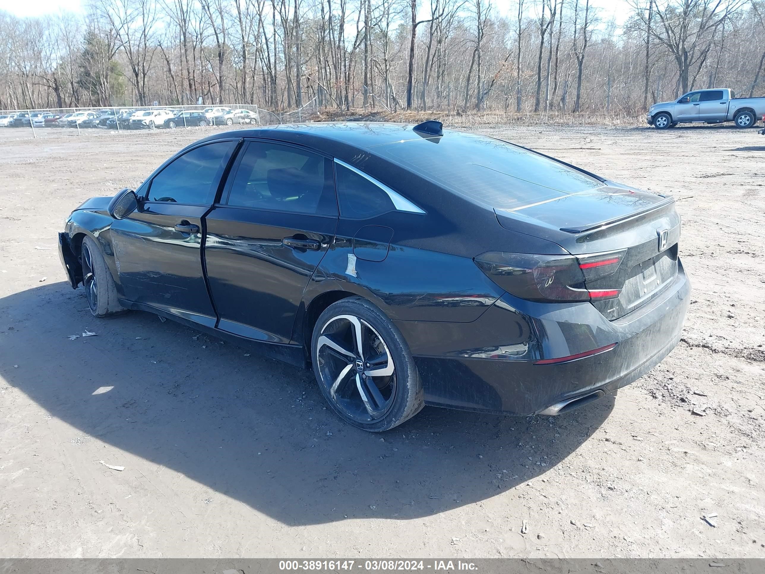 Photo 2 VIN: 1HGCV1F37JA126066 - HONDA ACCORD 