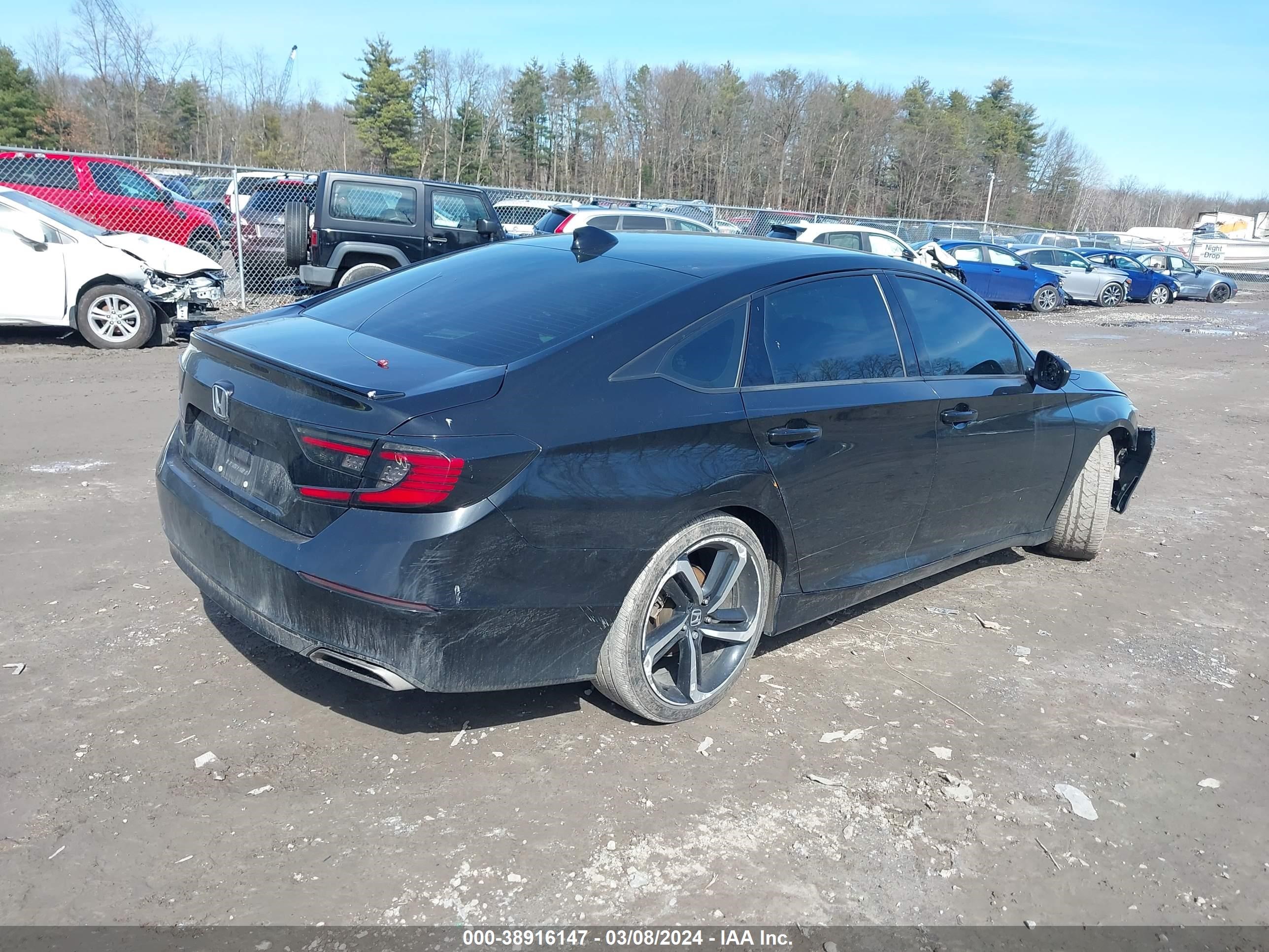 Photo 3 VIN: 1HGCV1F37JA126066 - HONDA ACCORD 