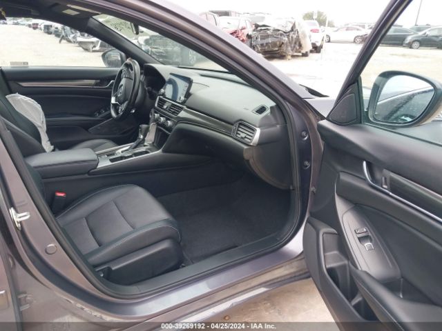 Photo 4 VIN: 1HGCV1F37JA240603 - HONDA ACCORD 