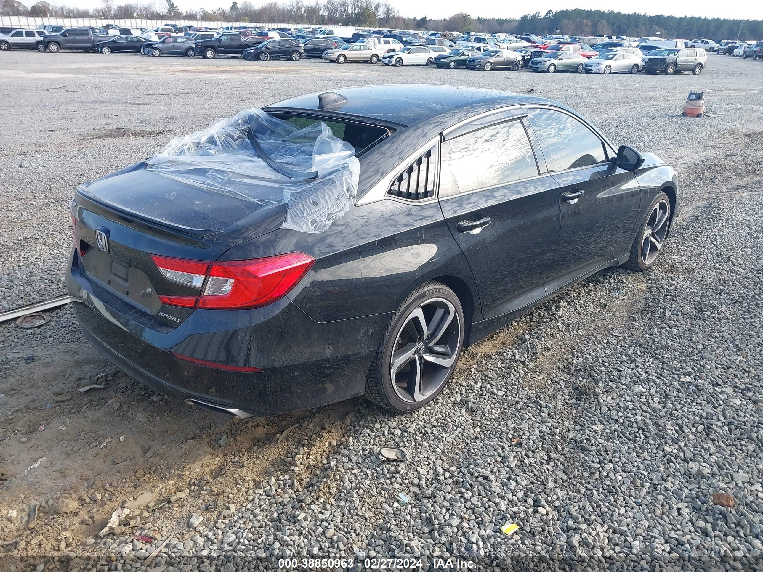 Photo 3 VIN: 1HGCV1F37JA243971 - HONDA ACCORD 