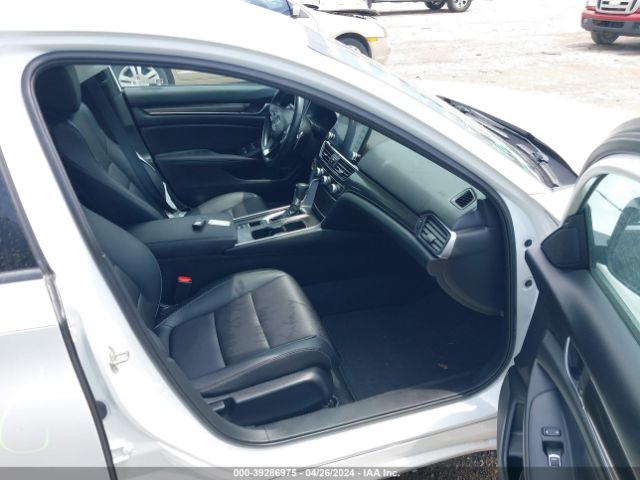 Photo 4 VIN: 1HGCV1F37KA175673 - HONDA ACCORD 