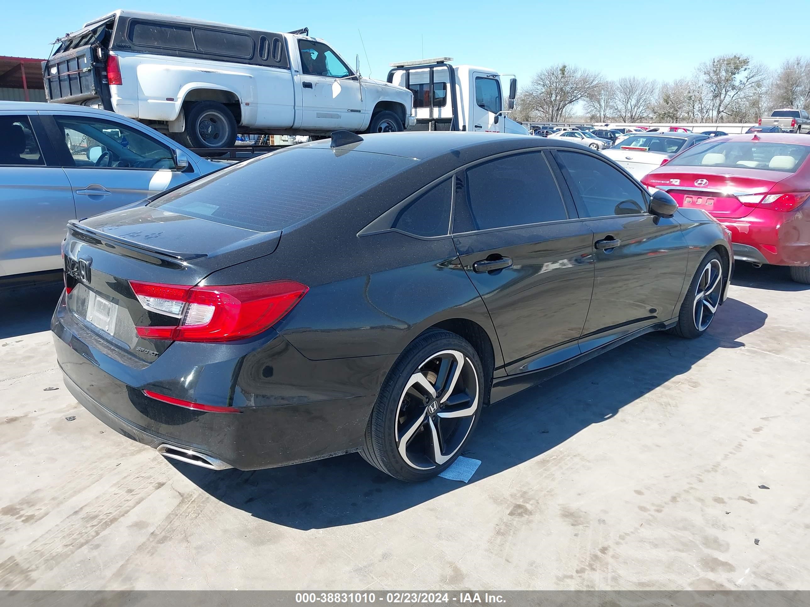 Photo 3 VIN: 1HGCV1F37LA093993 - HONDA ACCORD 