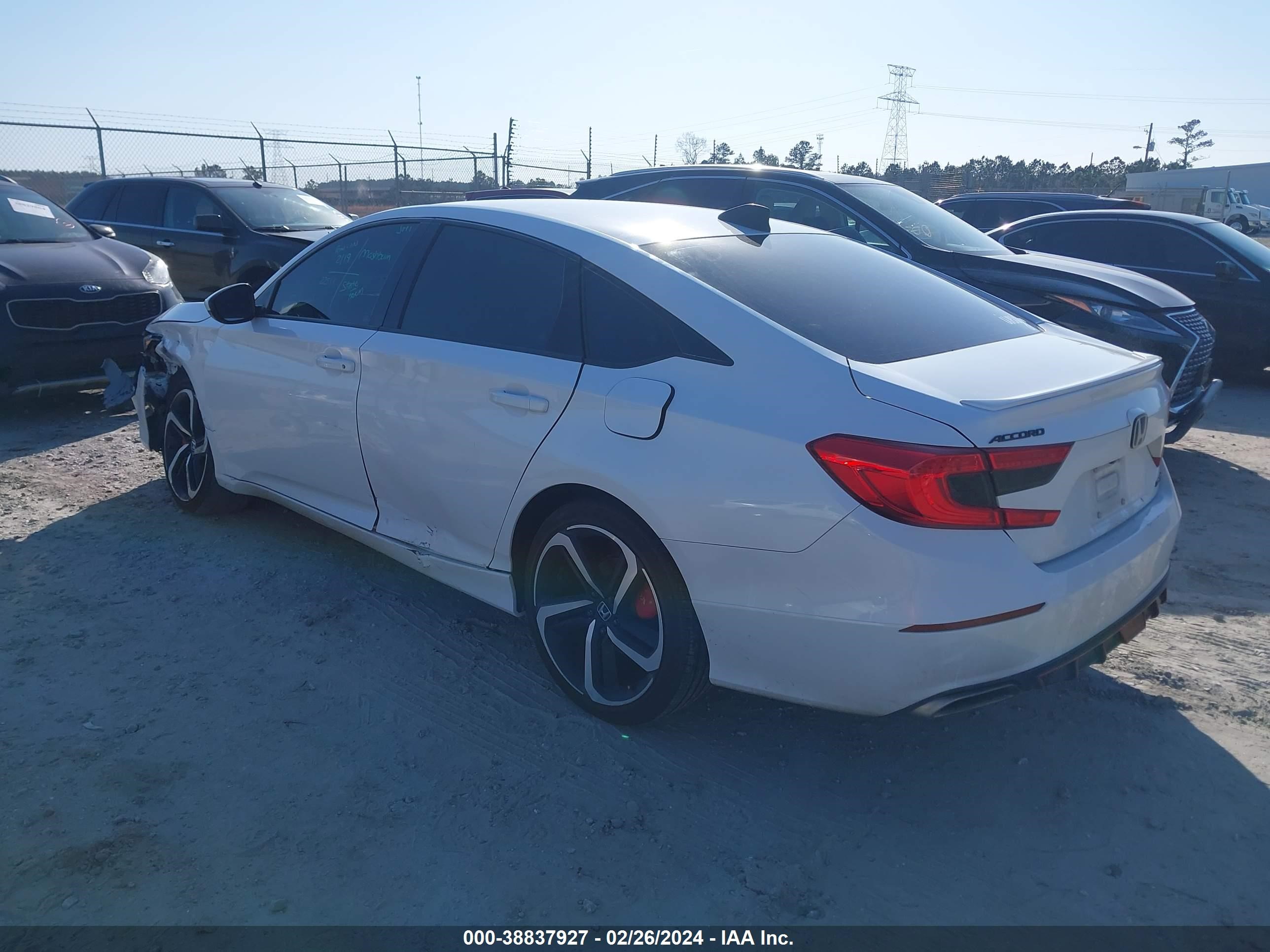 Photo 2 VIN: 1HGCV1F37LA103597 - HONDA ACCORD 