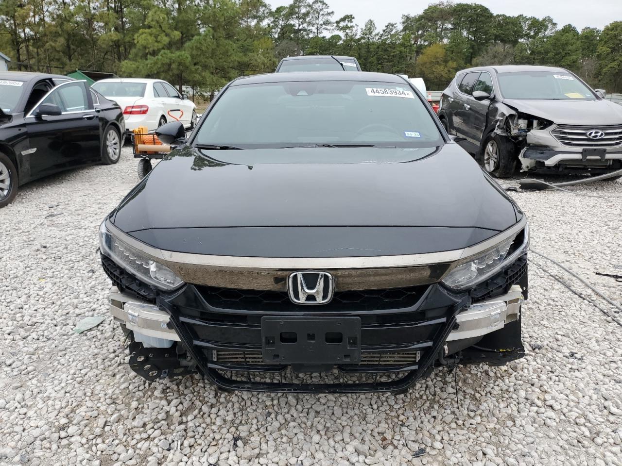 Photo 4 VIN: 1HGCV1F37LA113448 - HONDA ACCORD 