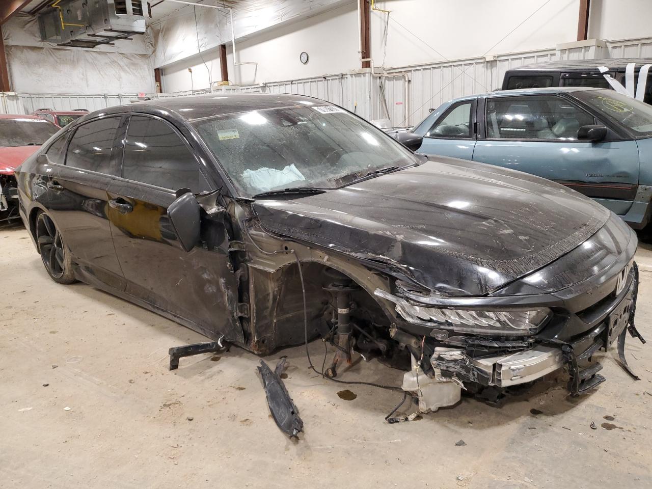 Photo 3 VIN: 1HGCV1F38JA034903 - HONDA ACCORD 