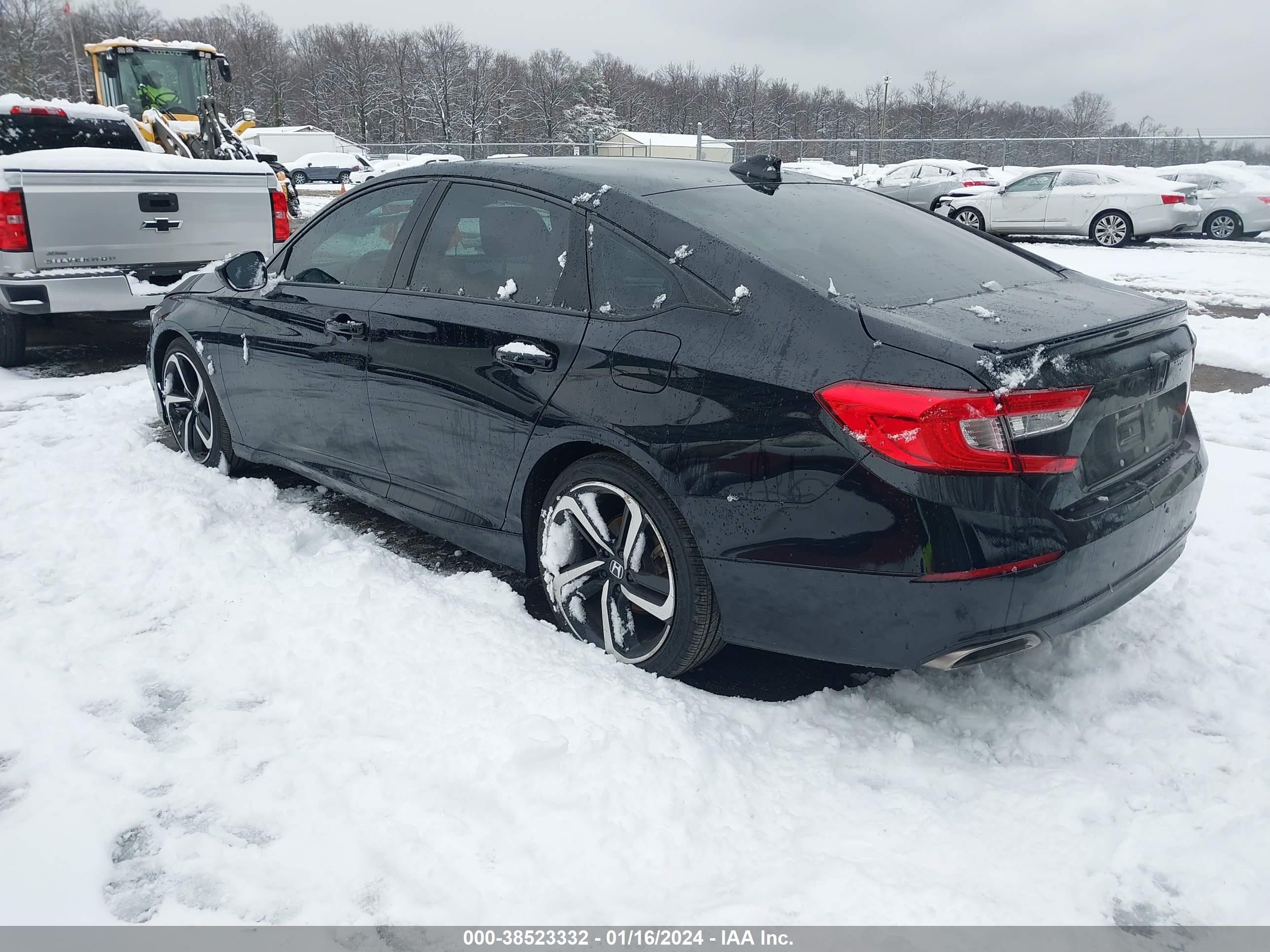 Photo 2 VIN: 1HGCV1F38JA039311 - HONDA ACCORD 