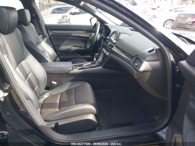 Photo 4 VIN: 1HGCV1F38JA133432 - HONDA ACCORD 