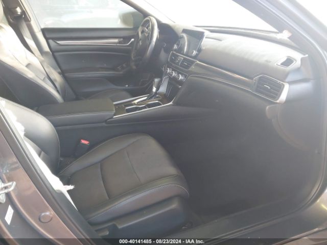 Photo 4 VIN: 1HGCV1F38JA197695 - HONDA ACCORD 