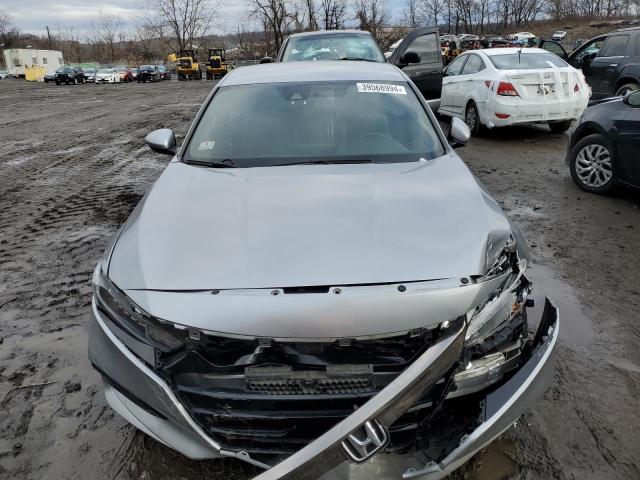 Photo 4 VIN: 1HGCV1F38JA257345 - HONDA ACCORD 