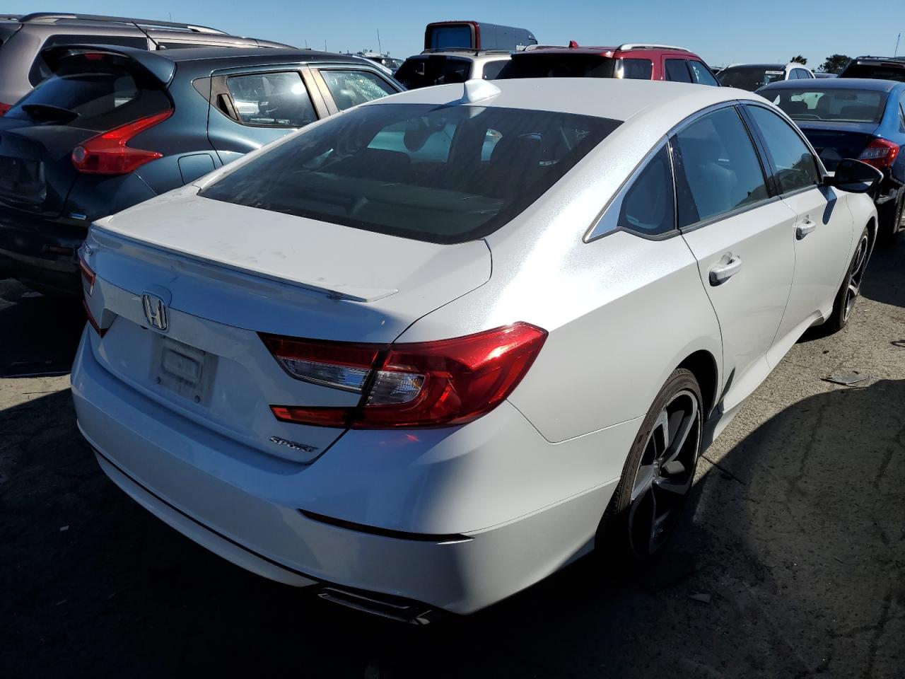 Photo 2 VIN: 1HGCV1F38KA041190 - HONDA ACCORD 