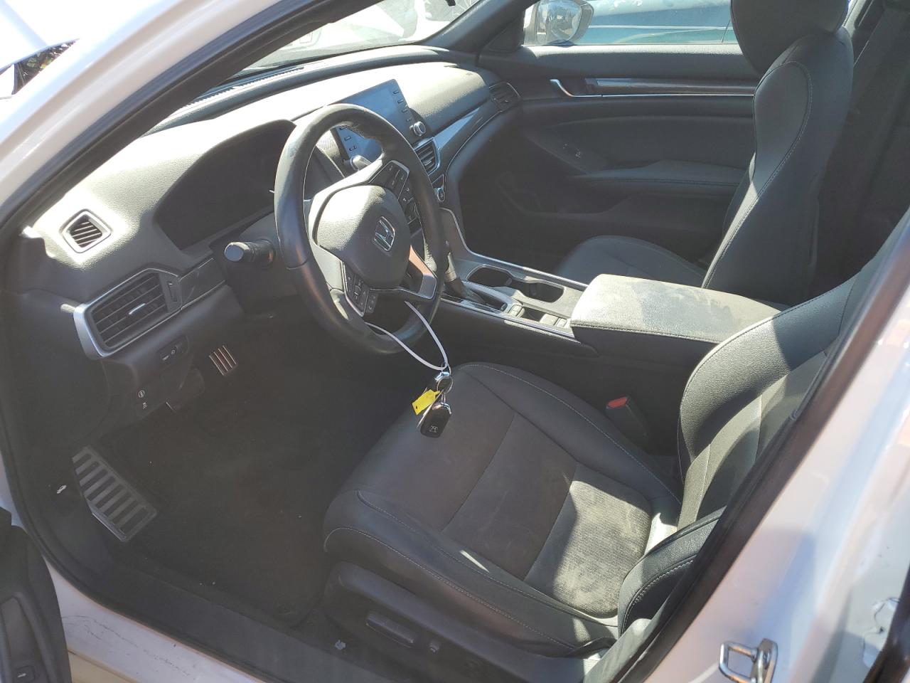 Photo 6 VIN: 1HGCV1F38KA041190 - HONDA ACCORD 