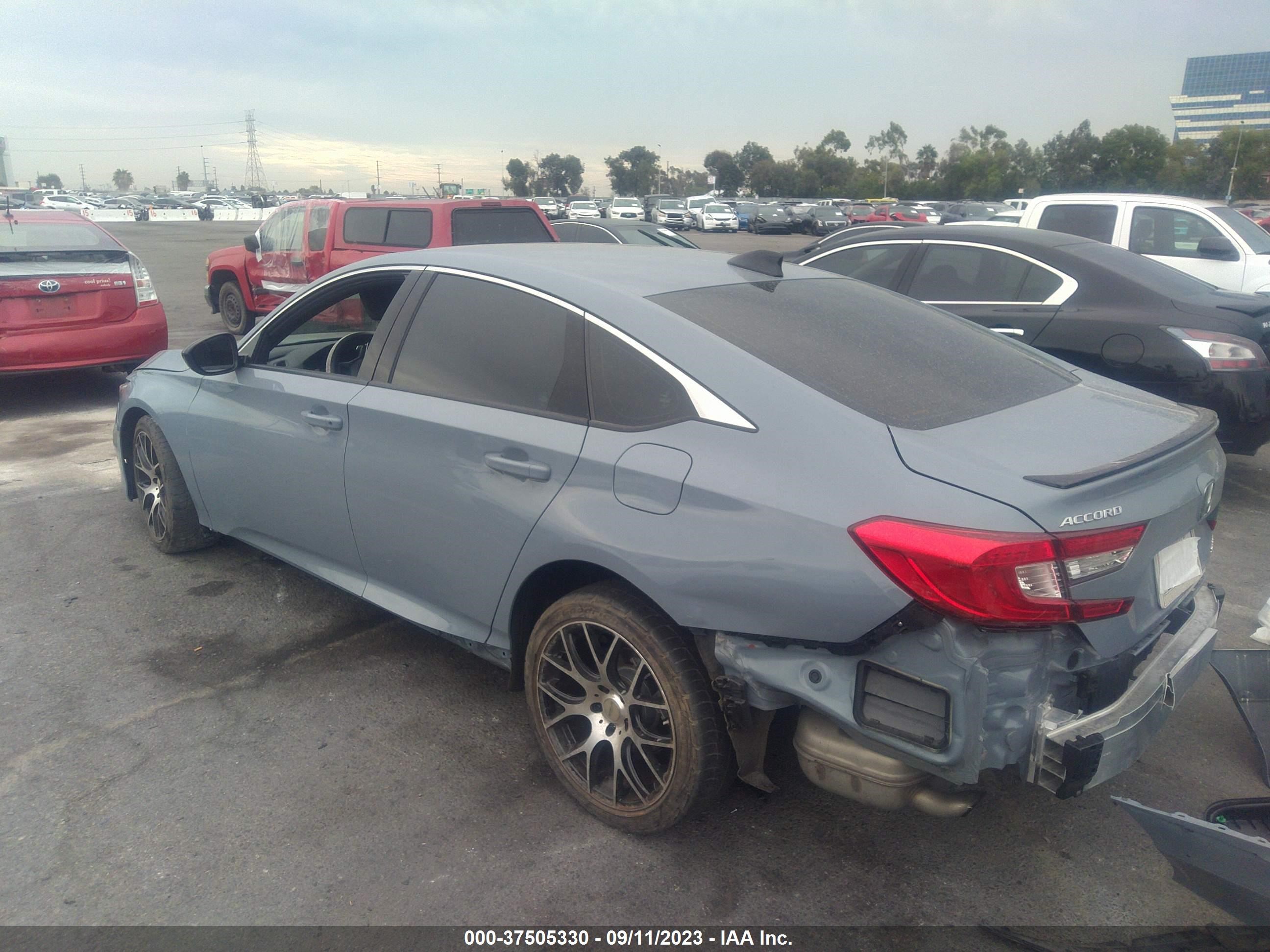 Photo 2 VIN: 1HGCV1F38NA104244 - HONDA ACCORD 