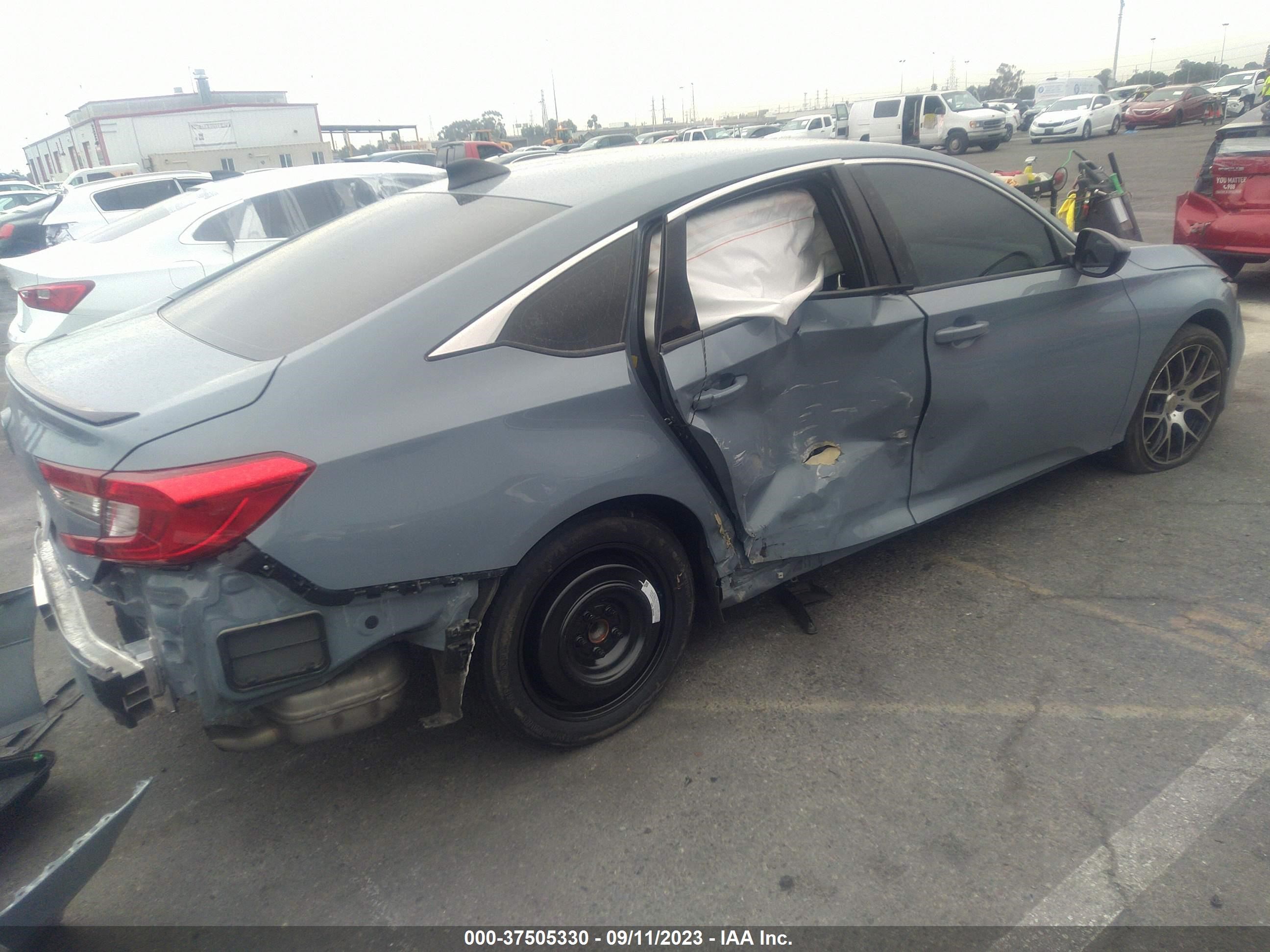 Photo 3 VIN: 1HGCV1F38NA104244 - HONDA ACCORD 