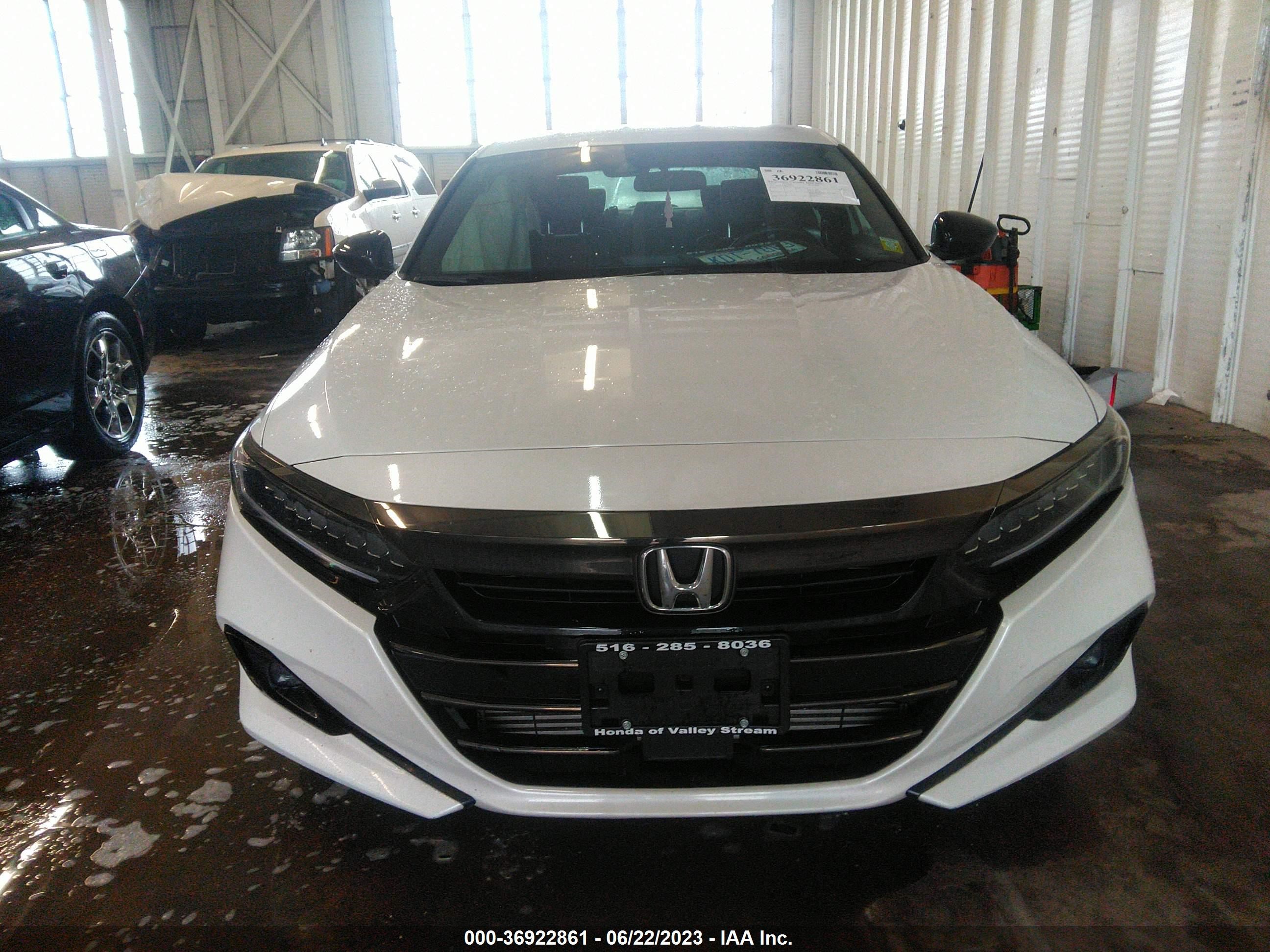 Photo 11 VIN: 1HGCV1F38NA109217 - HONDA ACCORD 