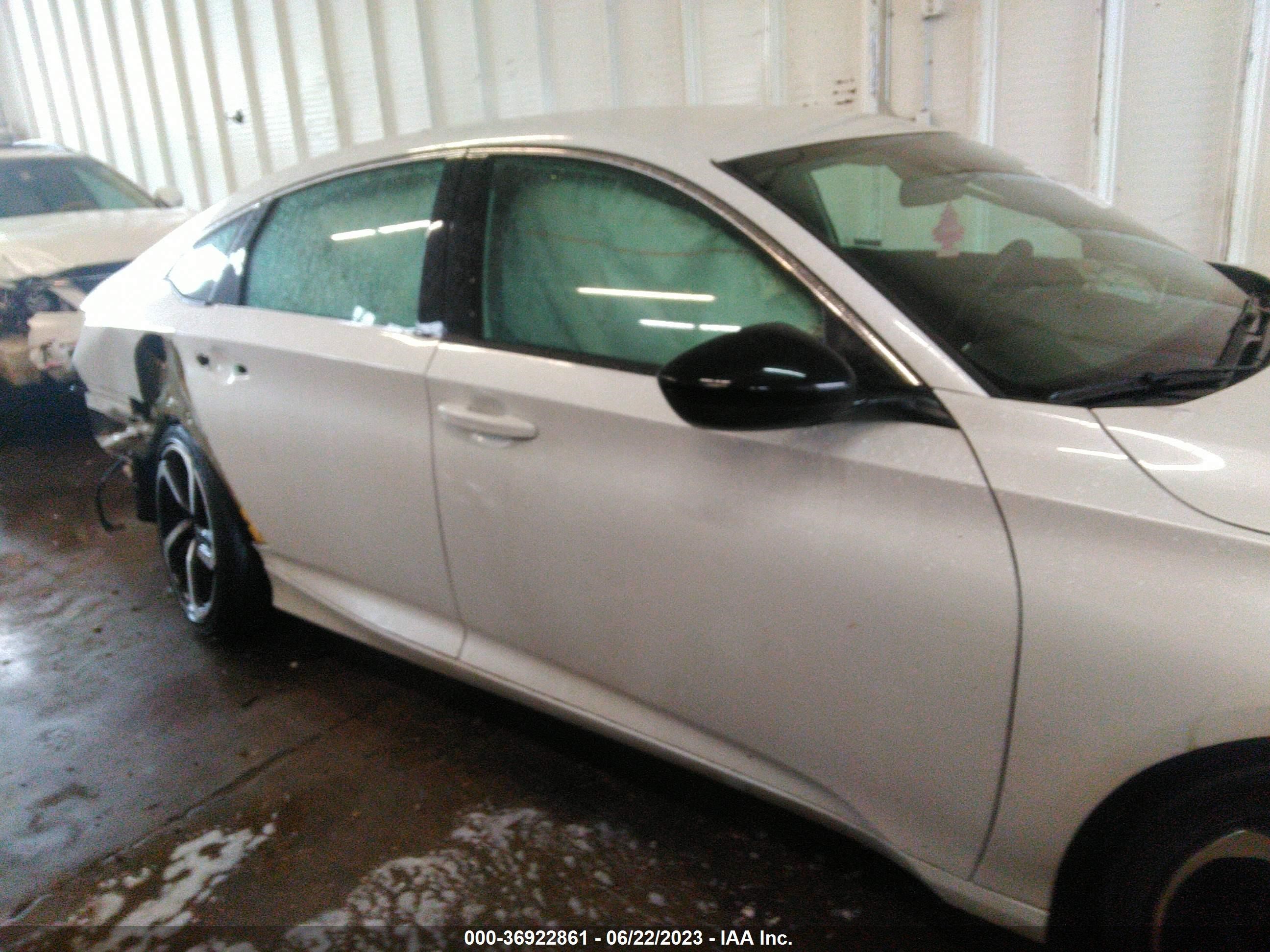 Photo 12 VIN: 1HGCV1F38NA109217 - HONDA ACCORD 