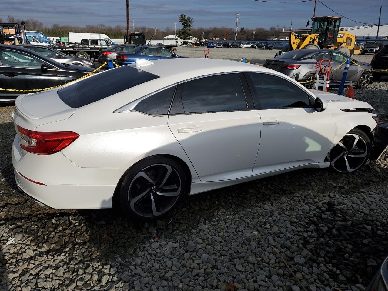 Photo 2 VIN: 1HGCV1F39JA244068 - HONDA ACCORD 