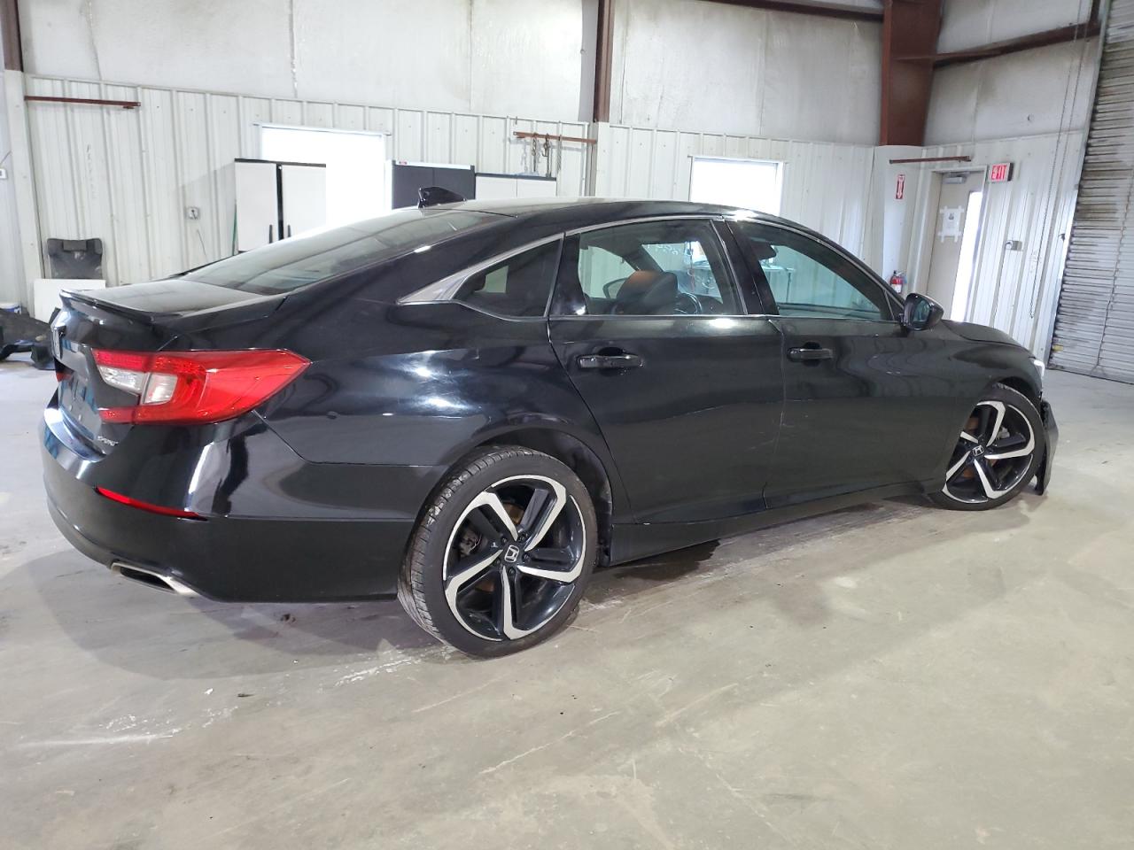 Photo 2 VIN: 1HGCV1F39LA139677 - HONDA ACCORD 