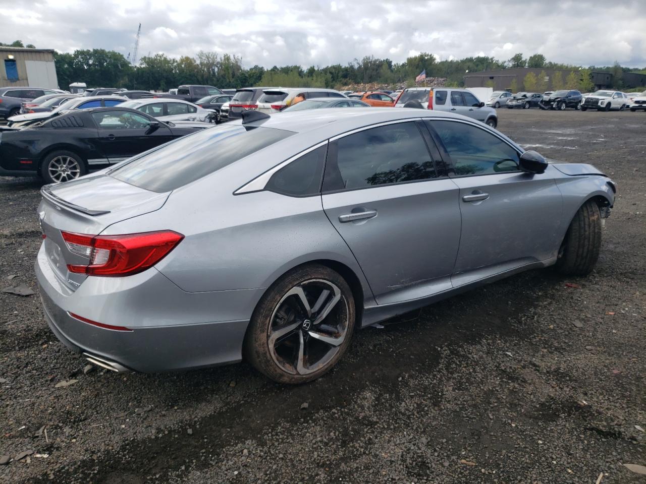 Photo 2 VIN: 1HGCV1F39MA054971 - HONDA ACCORD 