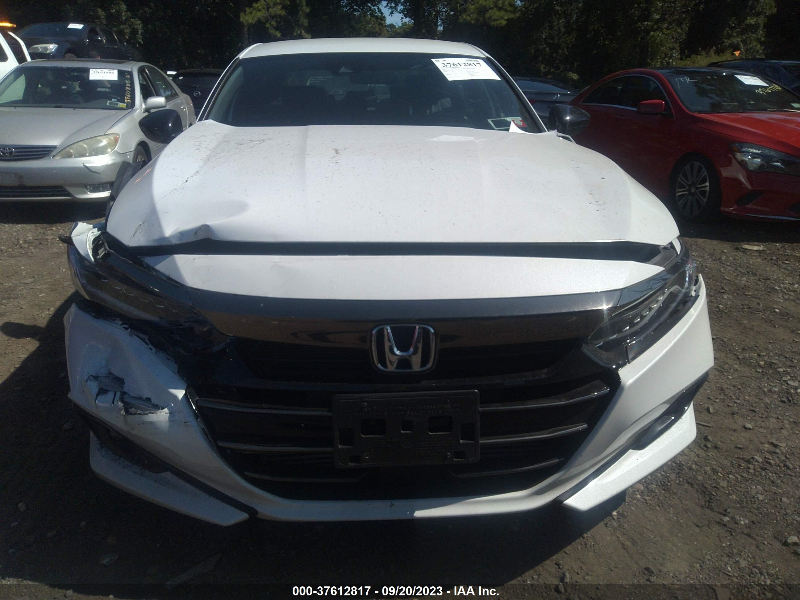 Photo 11 VIN: 1HGCV1F39NA124230 - HONDA ACCORD 