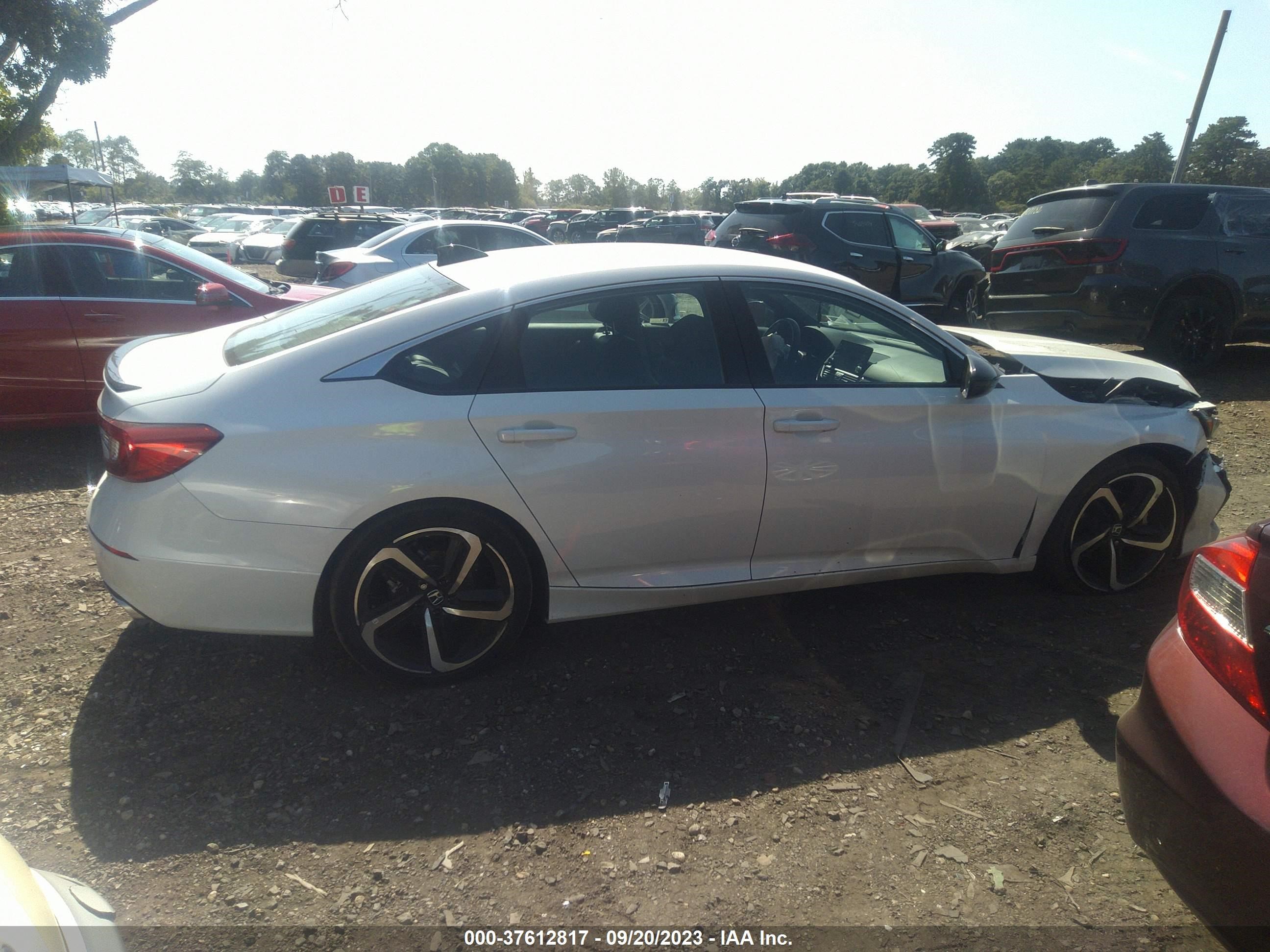 Photo 12 VIN: 1HGCV1F39NA124230 - HONDA ACCORD 