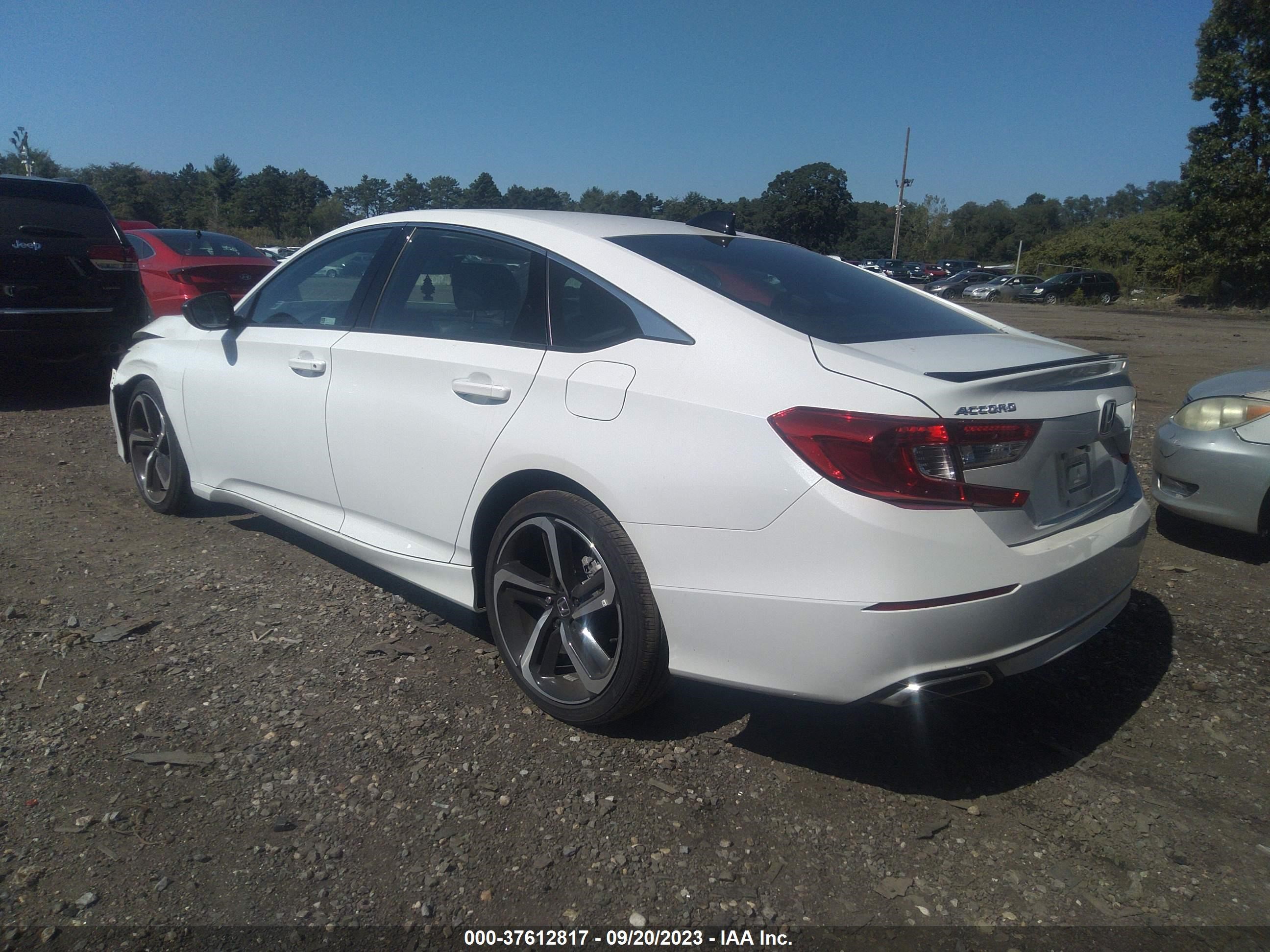 Photo 2 VIN: 1HGCV1F39NA124230 - HONDA ACCORD 