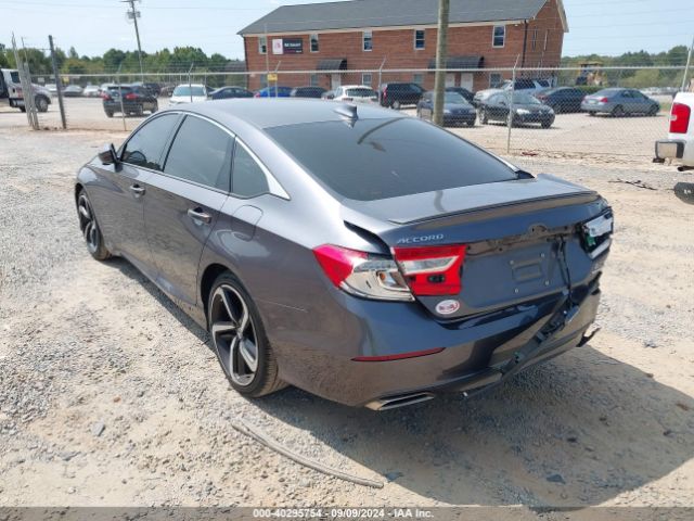 Photo 2 VIN: 1HGCV1F3XJA021800 - HONDA ACCORD 