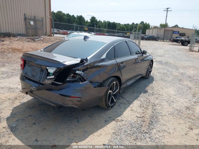 Photo 3 VIN: 1HGCV1F3XJA021800 - HONDA ACCORD 