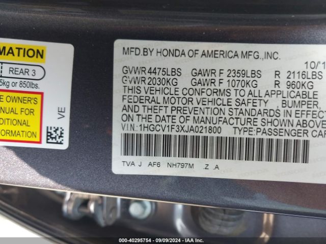 Photo 8 VIN: 1HGCV1F3XJA021800 - HONDA ACCORD 