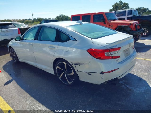 Photo 2 VIN: 1HGCV1F3XJA072035 - HONDA ACCORD 