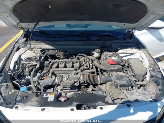 Photo 9 VIN: 1HGCV1F3XJA072035 - HONDA ACCORD 