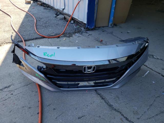 Photo 11 VIN: 1HGCV1F3XJA077994 - HONDA ACCORD 