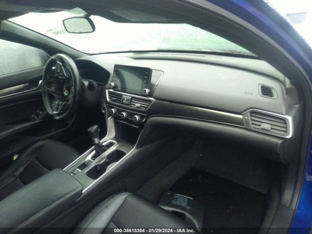 Photo 4 VIN: 1HGCV1F3XJA152595 - HONDA ACCORD 