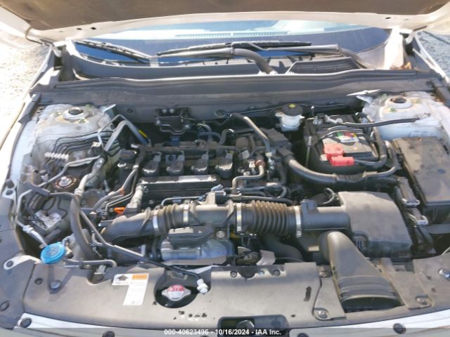 Photo 5 VIN: 1HGCV1F3XJA188447 - HONDA ACCORD 