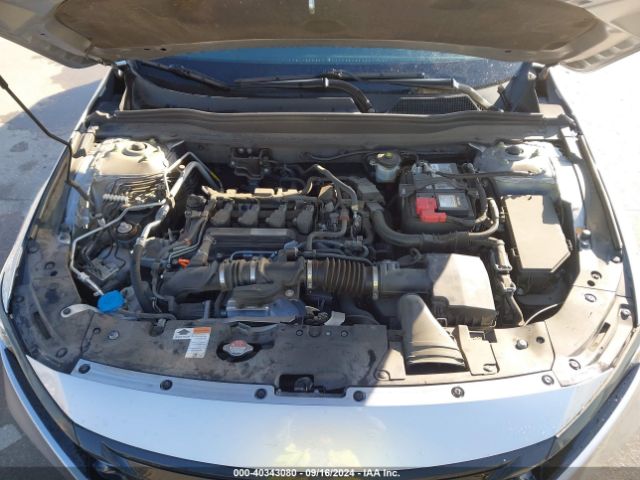 Photo 9 VIN: 1HGCV1F3XJA223567 - HONDA ACCORD 